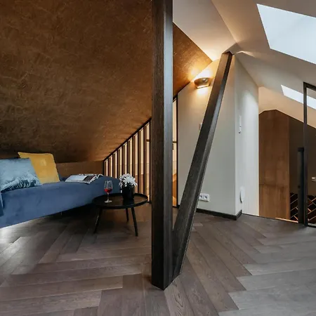 Days Apartment *